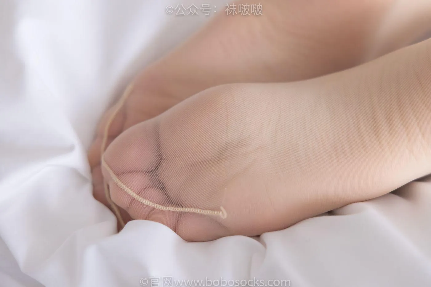[BoBoSocks袜啵啵]NO.077 朵朵-凉鞋、肉丝 [139P]插图4